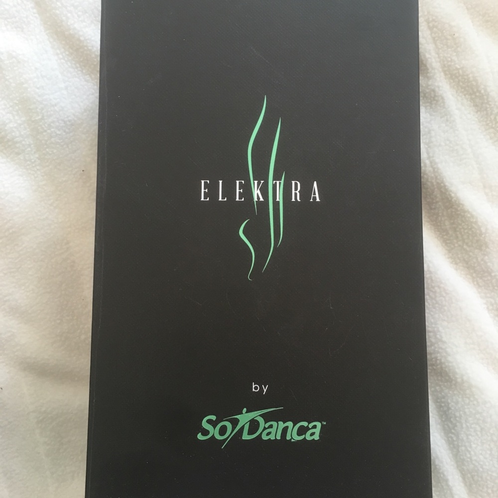 Brand new Elektra pointe shoes - Picture 2 of 3